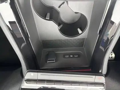 Photo 81 Renault Austral  E-Tech full hybrid 200 GSR2