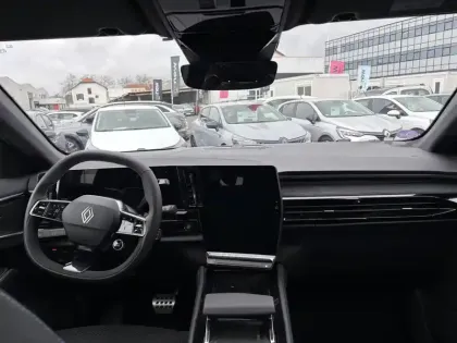 Photo 21 Renault Austral  E-Tech full hybrid 200 GSR2