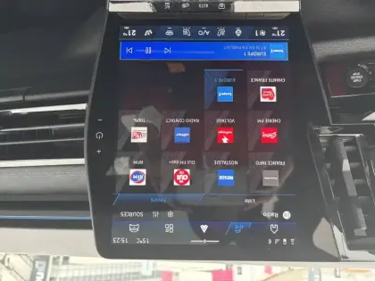 Photo 82 Renault Austral  E-Tech full hybrid 200 GSR2