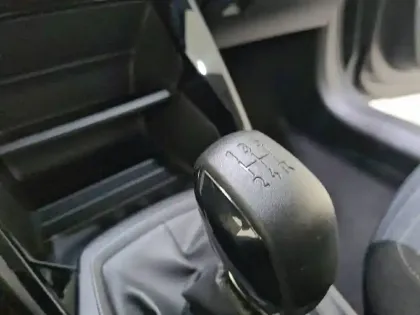 Photo 41 Peugeot 208  PureTech 75 S&S BVM5