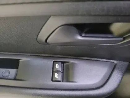 Photo 81 Peugeot 208  PureTech 75 S&S BVM5