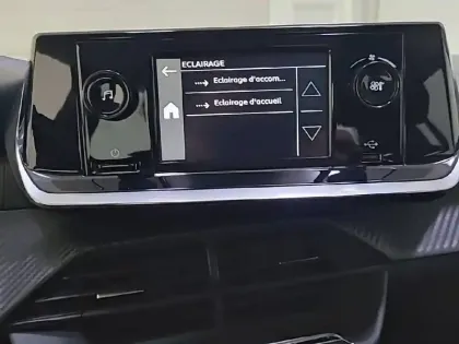 Photo 77 Peugeot 208  PureTech 75 S&S BVM5