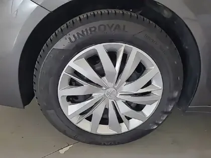 Photo 67 Peugeot 208  PureTech 75 S&S BVM5