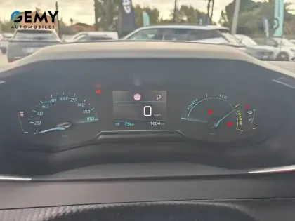 Photo 14 Peugeot 2008  Electrique 54 kWh 156 ch