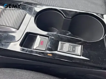 Photo 18 Peugeot 2008  Electrique 54 kWh 156 ch