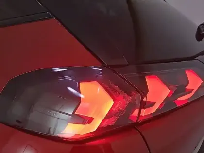 Photo 17 Peugeot 2008 Gén. II Ph1 NG GT 5