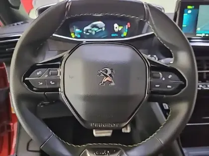 Photo 9 Peugeot 2008 Gén. II Ph1 NG GT 5