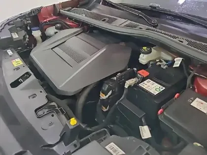 Photo 15 Peugeot 2008 Gén. II Ph1 NG GT 5