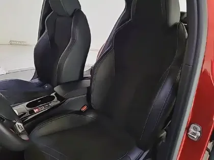 Photo 11 Peugeot 2008 Gén. II Ph1 NG GT 5