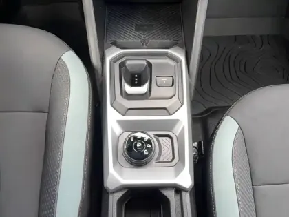 Photo 12 Dacia Duster  Hybrid-G 150 4x4