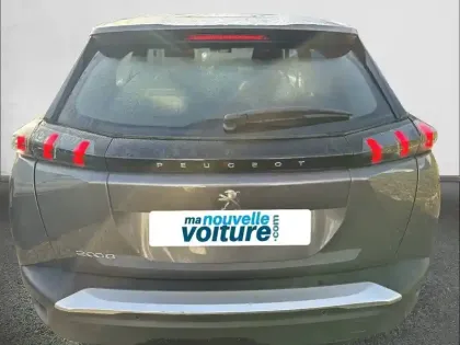 Photo 48 Peugeot 2008  PureTech 100 S&S BVM6