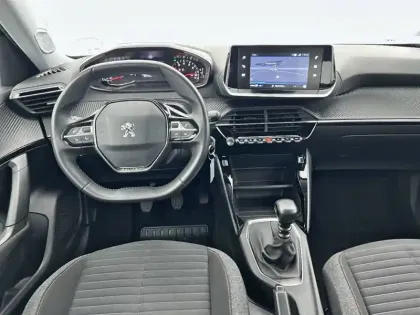 Photo 73 Peugeot 2008  PureTech 100 S&S BVM6