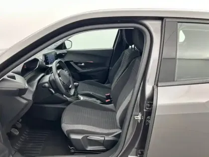 Photo 76 Peugeot 2008  PureTech 100 S&S BVM6