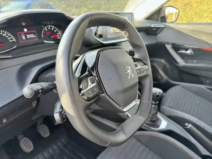 Photo 30 Peugeot 2008  PureTech 100 S&S BVM6