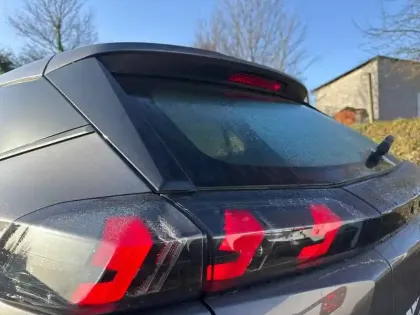 Photo 60 Peugeot 2008  PureTech 100 S&S BVM6