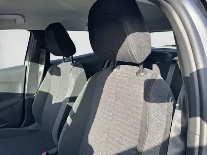 Photo 32 Peugeot 2008  PureTech 100 S&S BVM6