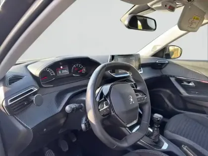 Photo 51 Peugeot 2008  PureTech 100 S&S BVM6