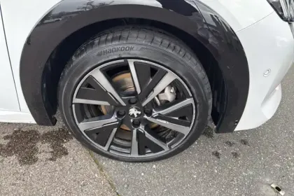 Photo 13 Peugeot 208  Electrique 50 kWh 136ch