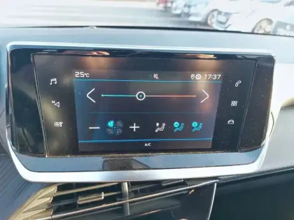 Photo 14 Peugeot 208  BlueHDi 100 S&S BVM6