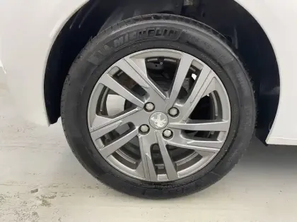 Photo 18 Peugeot 208 Gén. II Ph1 NG Style 5