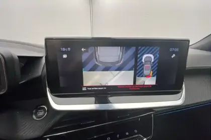 Photo 115 Peugeot 2008  PureTech 130 S&S EAT8