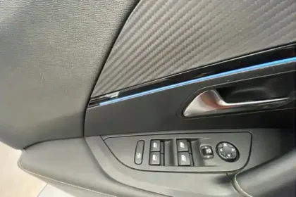 Photo 116 Peugeot 2008  PureTech 130 S&S EAT8