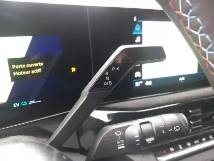 Photo 12 Renault Clio  E-Tech full hybrid 160 ch