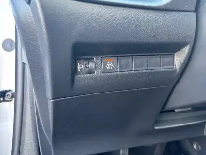 Photo 17 Peugeot 208  PureTech 75 S&S BVM5