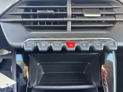 Photo 19 Peugeot 208  PureTech 75 S&S BVM5