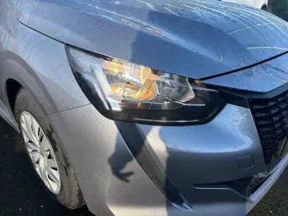 Photo 15 Peugeot 208  PureTech 75 S&S BVM5