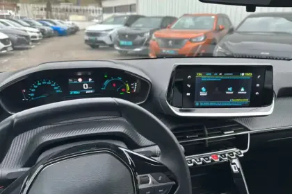 Photo 12 Peugeot 208  Electrique 50 kWh 136ch