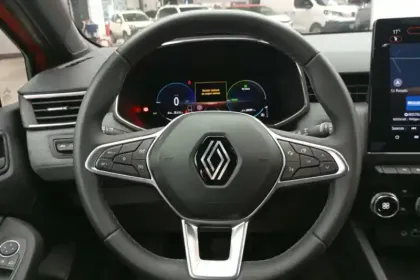 Photo 106 Renault Clio  E-Tech full hybrid 145