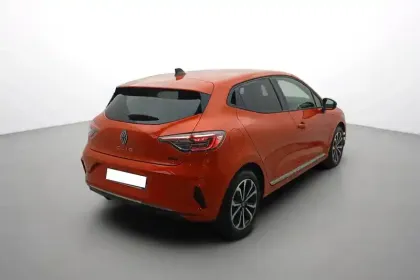 Photo 101 Renault Clio  E-Tech full hybrid 145