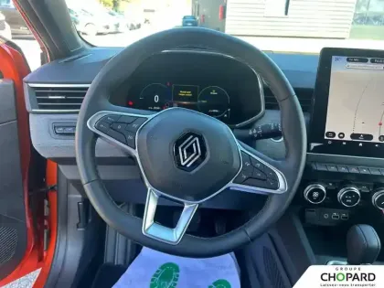 Photo 15 Renault Clio  E-Tech full hybrid 145