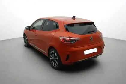 Photo 99 Renault Clio  E-Tech full hybrid 145