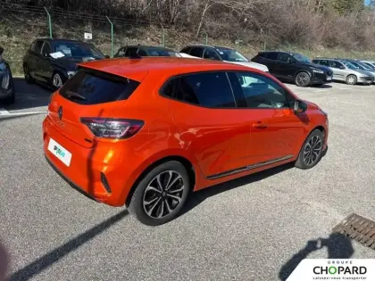 Photo 57 Renault Clio  E-Tech full hybrid 145