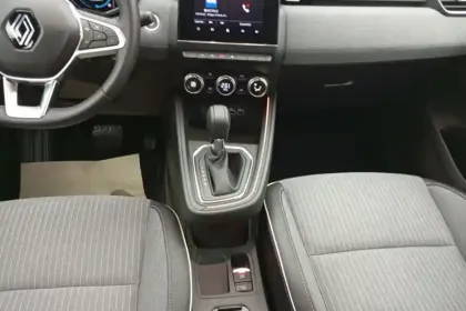 Photo 105 Renault Clio  E-Tech full hybrid 145