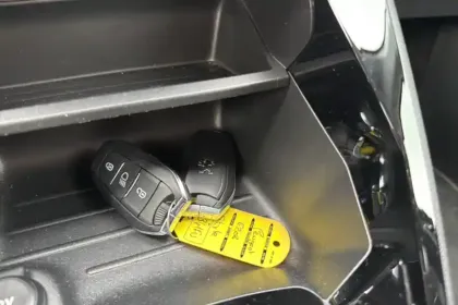 Photo 19 Peugeot 208  Electrique 50 kWh 136ch