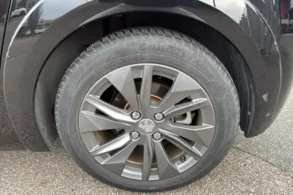 Photo 11 Peugeot 208  Electrique 50 kWh 136ch