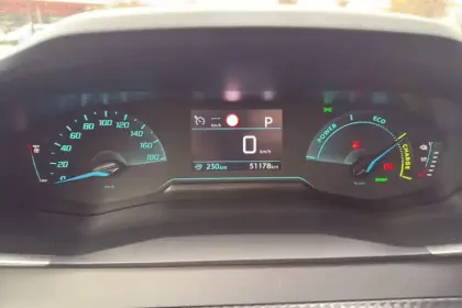 Photo 16 Peugeot 208  Electrique 50 kWh 136ch