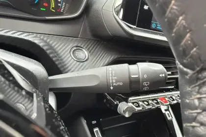 Photo 24 Peugeot 208  Electrique 50 kWh 136ch