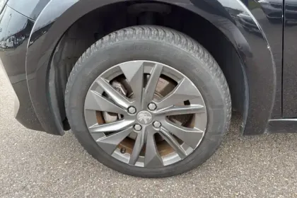 Photo 12 Peugeot 208  Electrique 50 kWh 136ch