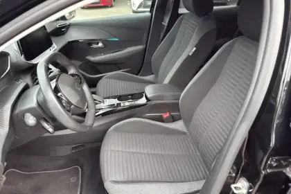 Photo 9 Peugeot 208  Electrique 50 kWh 136ch