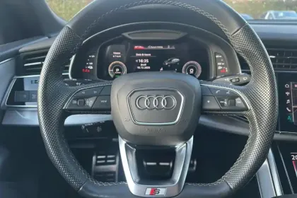 Photo 17 Audi Q8  55 TFSI e 381 Tiptronic 8 Quattro