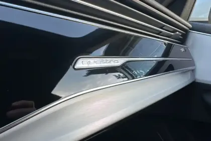 Photo 51 Audi Q8  55 TFSI e 381 Tiptronic 8 Quattro