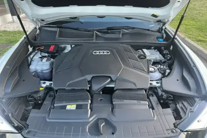 Photo 41 Audi Q8  55 TFSI e 381 Tiptronic 8 Quattro