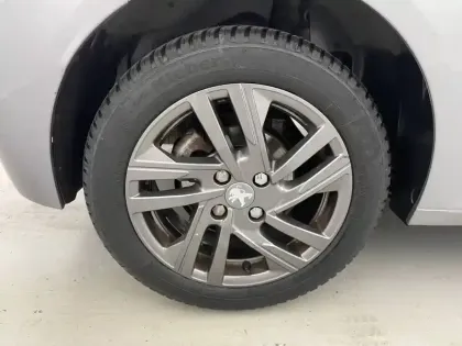 Photo 82 Peugeot 208  PureTech 100 S&S BVM6