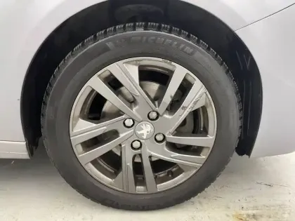 Photo 49 Peugeot 208  PureTech 100 S&S BVM6