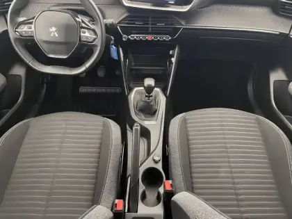 Photo 56 Peugeot 208  PureTech 100 S&S BVM6