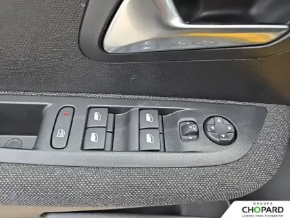 Photo 23 Peugeot 208  PureTech 75 S&S BVM5